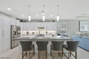 715 102nd Avenue, Naples, FL 34108 - MLS#226022150
