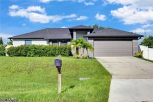 1317 4th Place, Cape Coral, FL 33909 - MLS#226022207