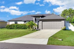 1317 4th Place, Cape Coral, FL 33909 - MLS#226022207