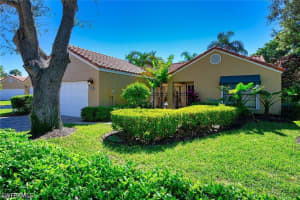 772 Reef Point Cir 55, Naples