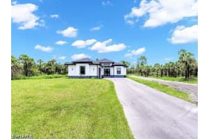 2625 32nd Avenue, Naples, FL 34117 - MLS#226022241