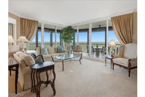 425 Cove Tower Drive, Naples, FL 34110 - MLS#226022278