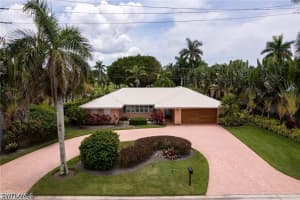 520 Harbour Drive, Naples, FL 34103 - MLS#226022282