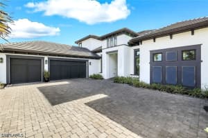 11401 Venetian Lagoon Drive, Fort Myers, FL 33913 - MLS#226022382