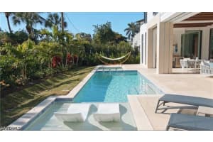 590 6th Ave N, Naples