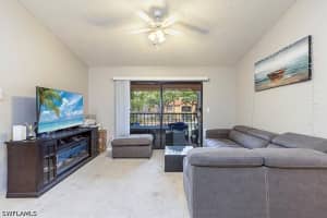 2202 Arbour Walk Circle, Naples, FL 34109 - MLS#226022573