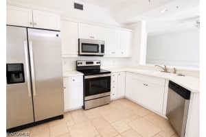 410 Bayfront Place, Naples, FL 34102 - MLS#226022580