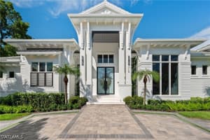 710 WILLOWHEAD Drive, Naples, FL 34103 - MLS#226022630