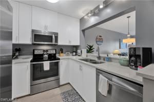 803 River Point Drive, Naples, FL 34102 - MLS#226022840