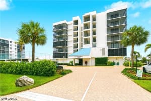 10420 Gulf Shore Drive, Naples, FL 34108 - MLS#226022941