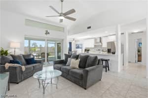 132 Bordeaux Circle, Naples, FL 34112 - MLS#226022948