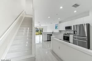 827 Hampton Circle, Naples, FL 34105 - MLS#226022969