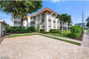 1100 Gulf Shore Boulevard, Naples, FL 34102 - MLS#226023043