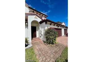 7784 Bristol Cir, Naples