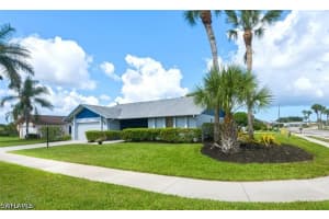 145 Marseille Drive, Naples, FL 34112 - MLS#226023264