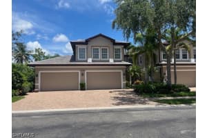 7842 Hawthorne Dr 1703, Naples