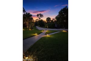 556 6th Street, Naples, FL 34117 - MLS#226023323