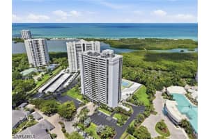 5601 Turtle Bay Dr 302, Naples