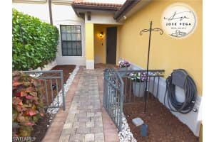 1318 Corso Palermo Court, Naples, FL 34105 - MLS#226023426