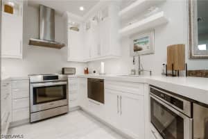365 5th Avenue, Naples, FL 34102 - MLS#226023427