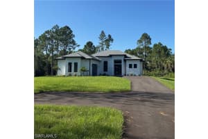 562 20th Street, Naples, FL 34117 - MLS#226023497