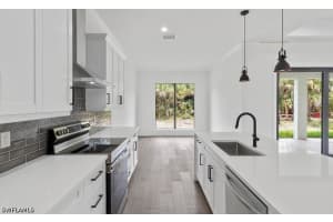 562 20th Street, Naples, FL 34117 - MLS#226023497