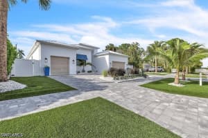 1187 22nd Avenue, Naples, FL 34103 - MLS#226023579