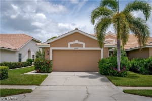 6658 Castlelawn Place, Naples, FL 34113 - MLS#226023610