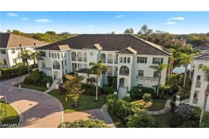 780 Bentwater Cir 102, Naples