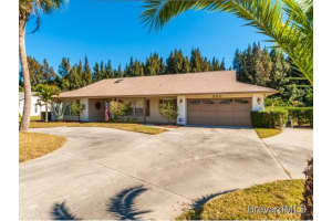 590 E Forest Trail, Vero Beach, FL 32962, Sold 05/08/13