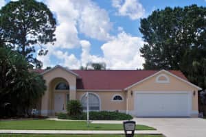 7671 Greenboro Dr, Melbourne, FL 32904, Sold 04/16/15
