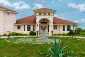 8504 Horseshoe Ave, Palm Bay, FL 32909, Sold 03/31/16