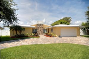 29 W Point Dr, Cocoa Beach, FL 32931, Sold 08/31/15