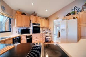 1293 Silver Lake Dr, Melbourne, FL 32940, Sold 09/28/15