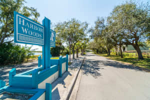 420 Breakwater Dr, Merritt Island, FL 32952, Sold 05/16/16