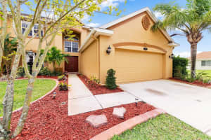 5225 Creekwood Dr, Melbourne, FL 32940, Sold 05/03/16