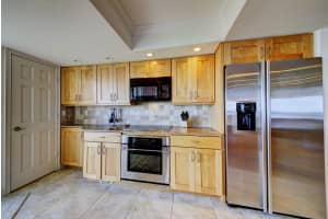 420 Harding Ave, Cocoa Beach, FL 32931, Sold 08/01/16