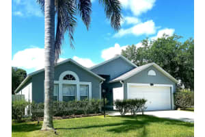 3895 La Flor Dr, Rockledge, FL 32955, Sold 08/30/16