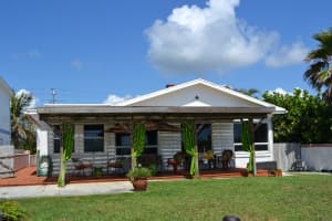 165 N Atlantic Ave, Cocoa Beach, FL 32931, Sold 08/22/16