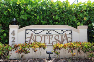 425 Pierce Ave, Cape Canaveral, FL 32920, Sold 09/29/16