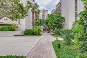 425 Pierce Ave, Cape Canaveral, FL 32920, Sold 09/29/16