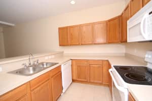 1020 Venetian Dr, Melbourne, FL 32904, Sold 08/19/16