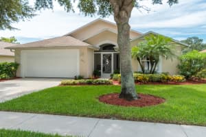 691 Collier Lake Cir, Sebastian, FL 32958, Sold 11/29/16