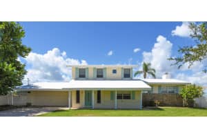 320 S 11th St, Cocoa Beach, FL 32931, Sold 12/16/16