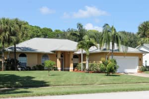 564 Hidden Hollow Dr, Merritt Island, FL 32952, Sold 03/21/17