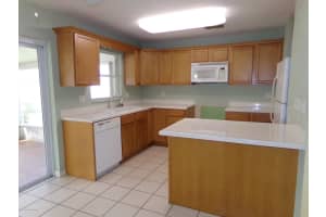 546 Louvre Dr, Melbourne, FL 32935, Sold 12/28/16