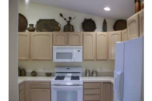 208 Thatch Palm Ct, Satellite Beach, FL 32937, Sold 04/07/17