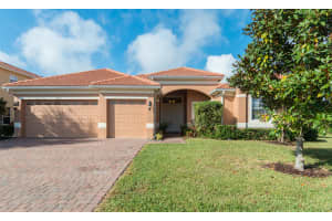 2812 Quiet Water Trail, Kissimmee, FL 34744, Sold 03/31/17