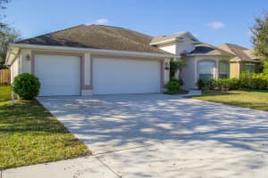 475 Hiking Tr, West Melbourne, FL 32904, Sold 04/27/17