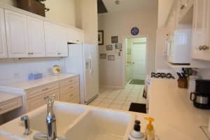 526 Carmel Dr, Melbourne, FL 32940, Sold 03/31/17